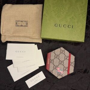 Gucci sticky notes